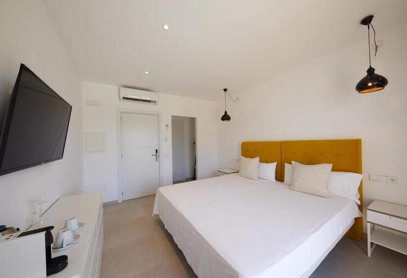 高级房间带漩涡浴缸, Cantó De Marina Adults Only