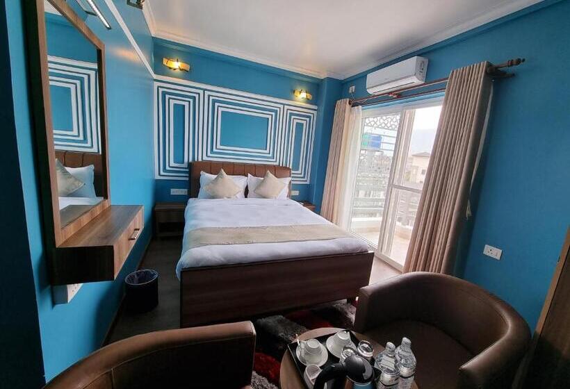 اتاق استاندارد با چشم‌انداز دریاچه, Chautari Boutique