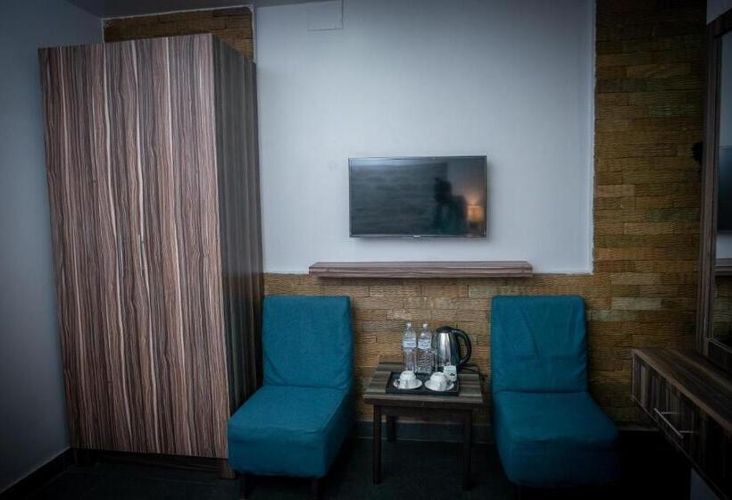 اتاق لوکس, Chautari Boutique