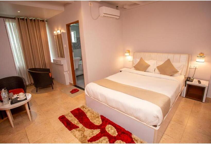 اتاق لوکس, Chautari Boutique