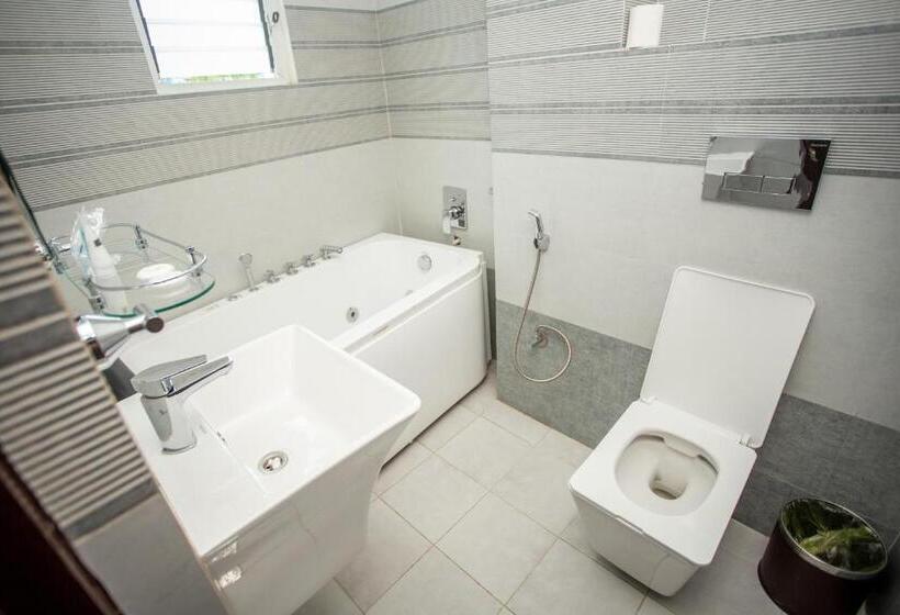 اتاق لوکس, Chautari Boutique