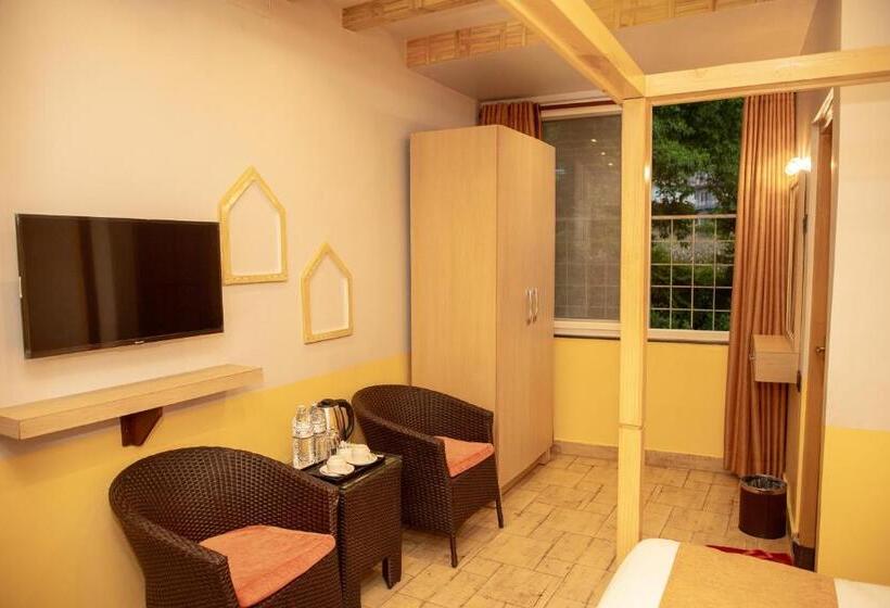 اتاق سوپریور با تخت بزرگ, Chautari Boutique