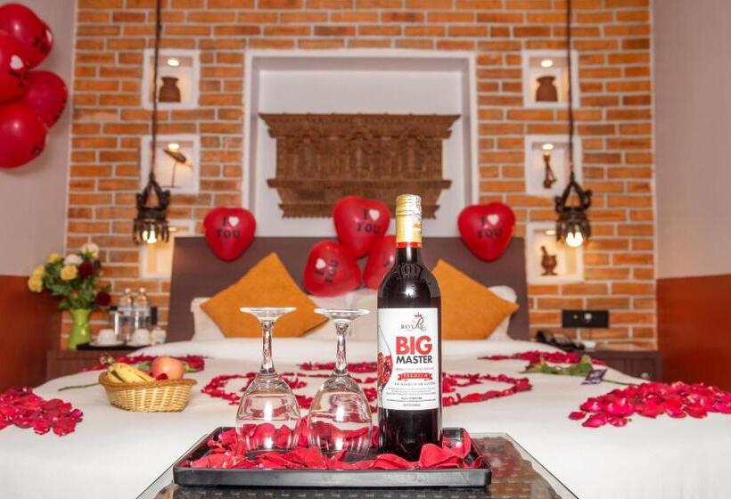 اتاق لوکس, Chautari Boutique