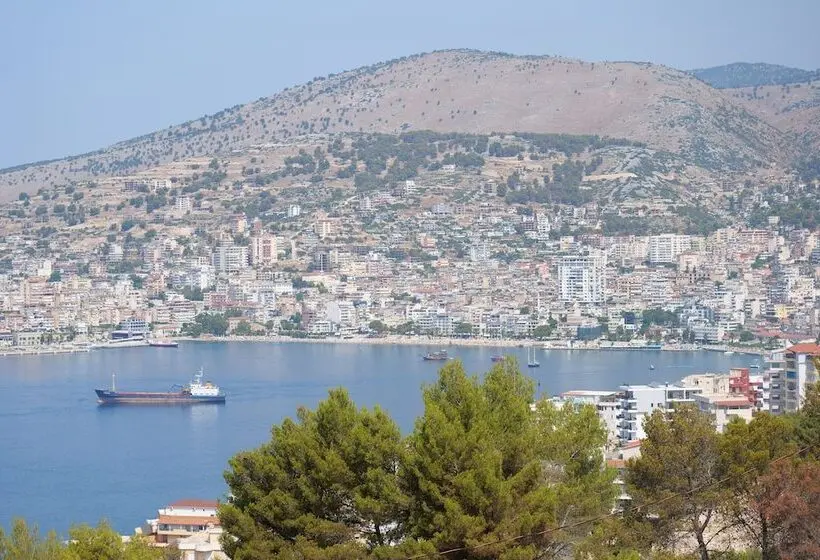 اتاق استاندارد با بالکن, Hilltop Heaven