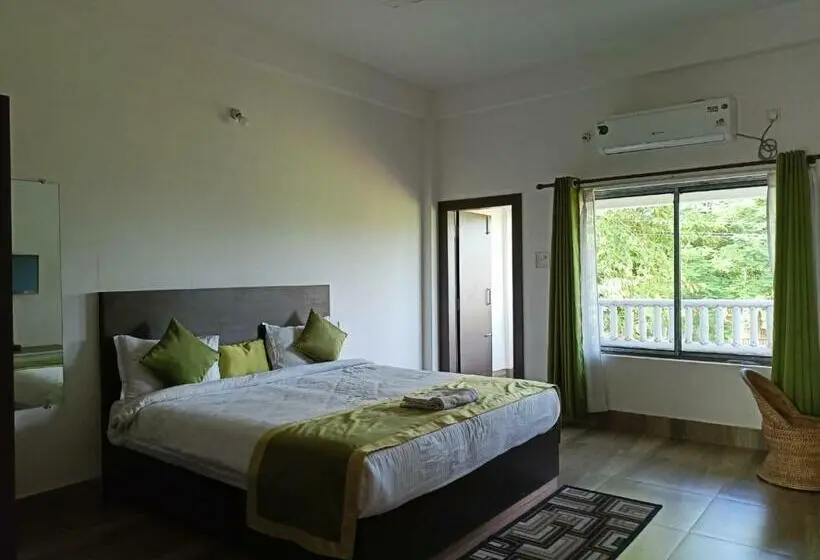 バルコニー付きデラックスルーム, Shivaji Inn Kaziranga