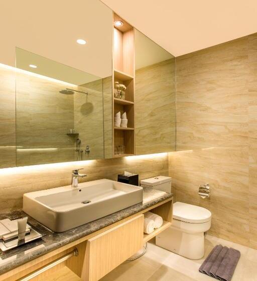 Номер Deluxe, The Manohara Hotel Yogyakarta