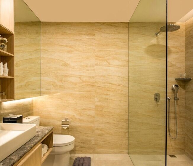 Номер Deluxe, The Manohara Hotel Yogyakarta