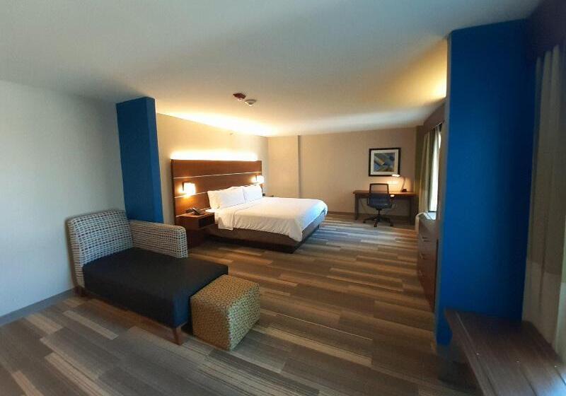 Номер Deluxe, The Manohara Hotel Yogyakarta