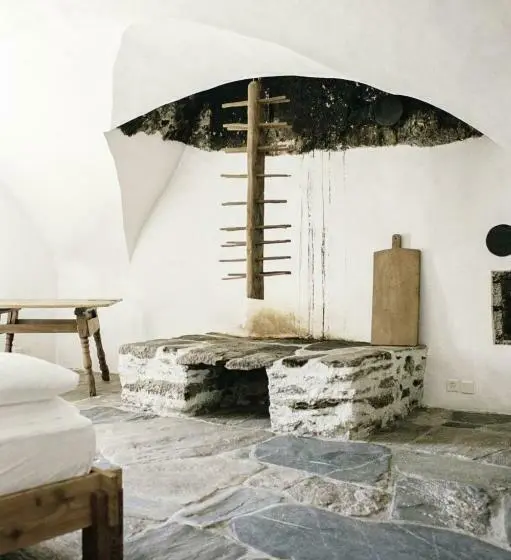 Habitació Superior, Weiss Kreuz