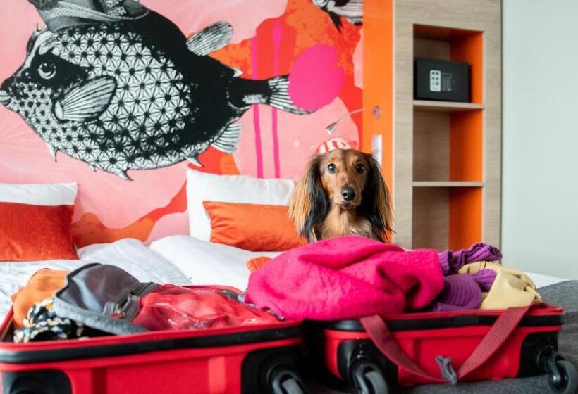 חדר משפחתי, Motel L Lund