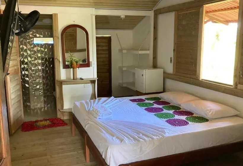 Comfort Kolmen Hengen Huone, Cabaña Villa Sofi
