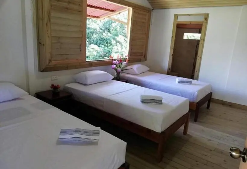 Classic Kolmen Hengen Huone, Cabaña Villa Sofi