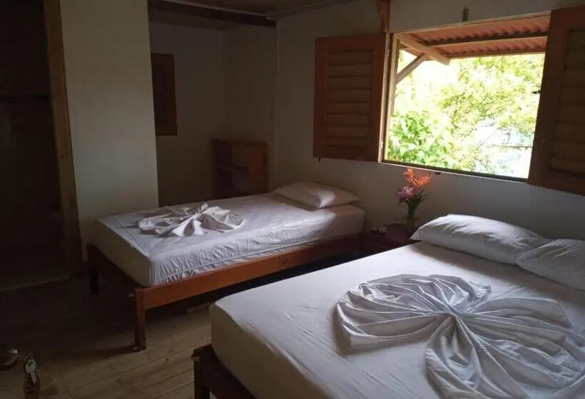 Standard Kolmen Hengen Huone, Cabaña Villa Sofi