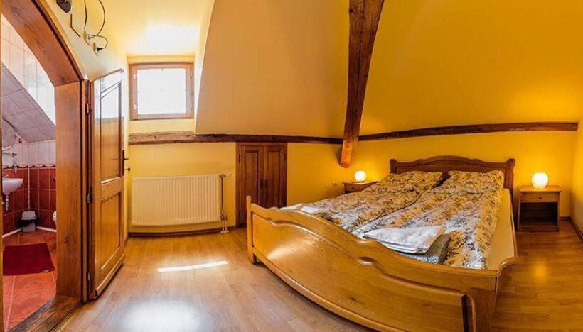 اتاق استاندارد, Pensiunea Zidul Cetății