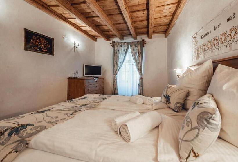 اتاق سوپریور, Pensiunea Zidul Cetății