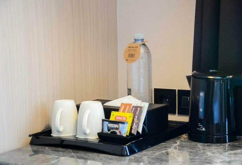 اتاق لوکس با بالکن, The Manohara Hotel Yogyakarta