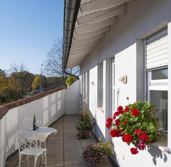 스탠다드 룸, Lindner's Apartment