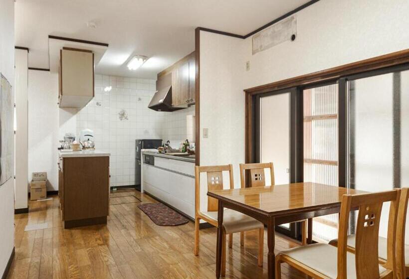 패밀리 룸 공용 욕실, ゲストハウス メグルヤ 中山道柏原宿