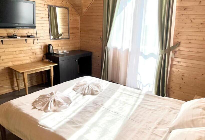 Deluxrum med Balkong, боброва хата