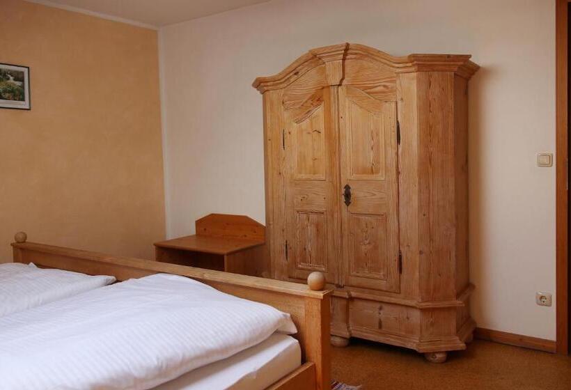 带2个卧室的公寓, Schellenberger Hof