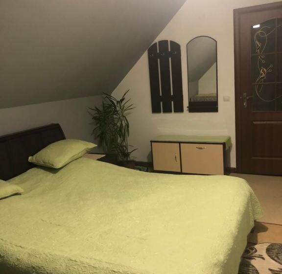 StandaardKamer, біля комори