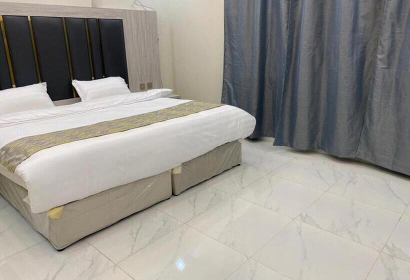 Standard Studio, بيست تريب فالنسيا