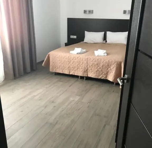 اتاق استاندارد چهار تخته, Neopolis