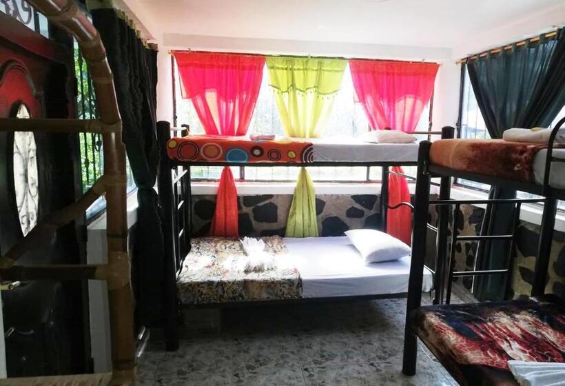 חדר משפחתי, Termales El Escondite