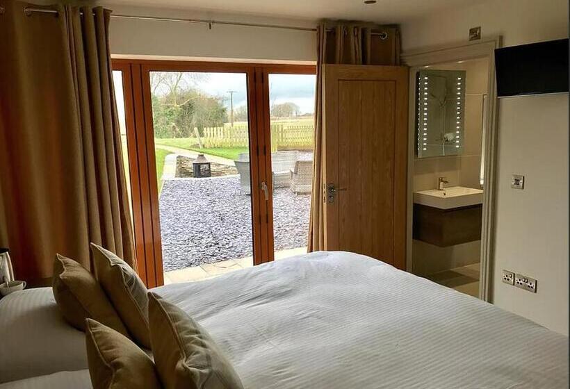 غرفة سوبيريور مطلّة علي الحديقة, The Pig Inn