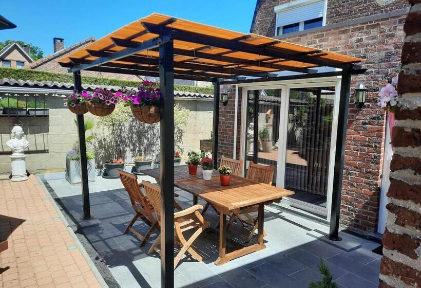 جناح, Au Trou Perdu