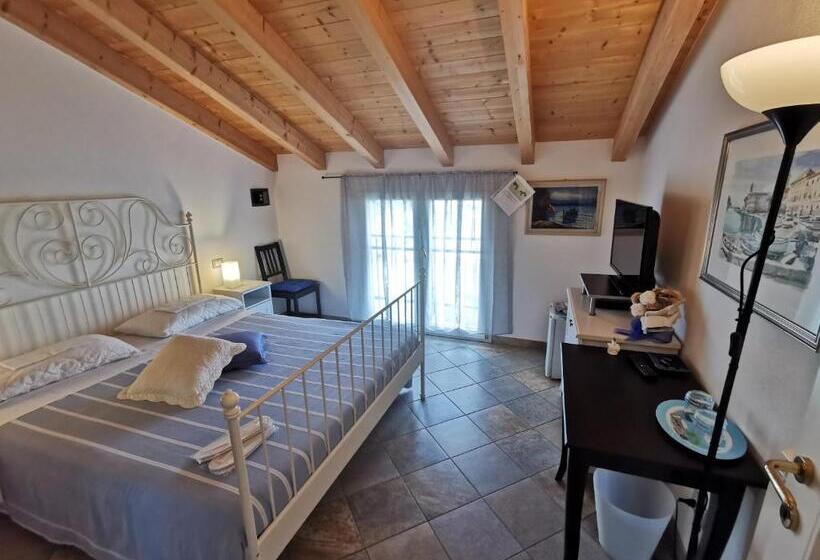 חדר בסיסי, Le Fiabe