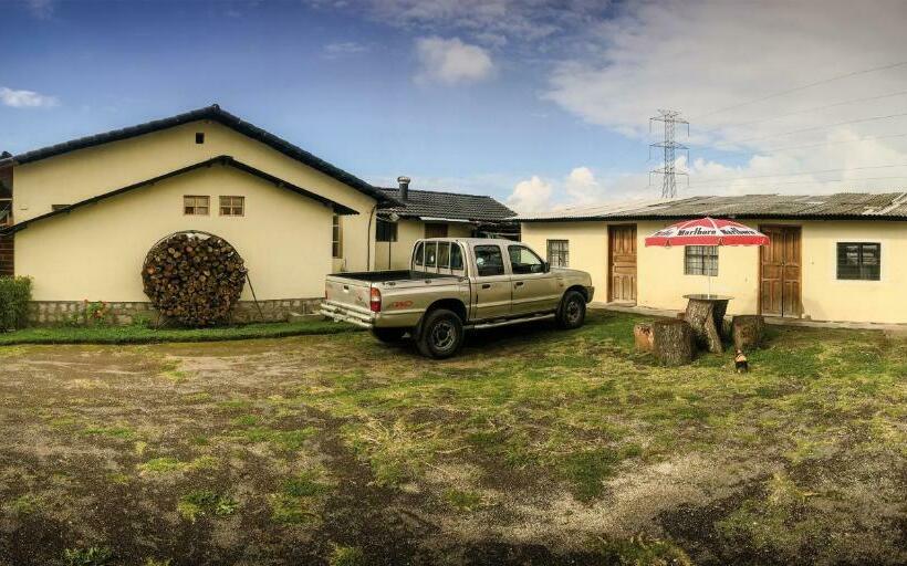 اتاق استاندارد سه نفره, Cuscungo Cotopaxi Hostel & Lodge