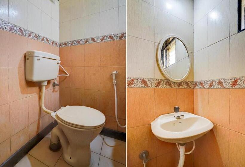 غرفة كلاسيكية ثلاثية, O Varun Residency