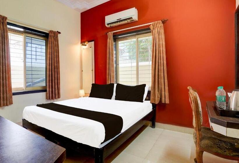 غرفة كلاسيكية ثلاثية, O Varun Residency