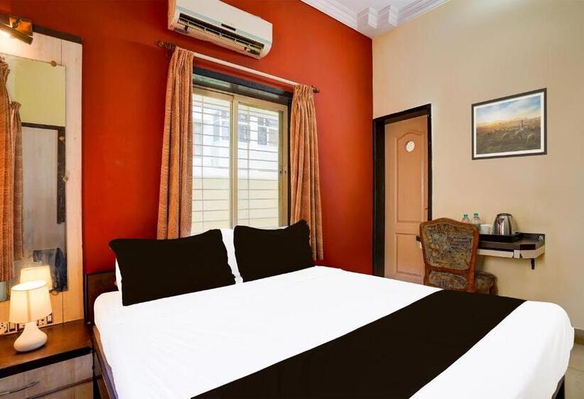 غرفة كلاسيكية ثلاثية, O Varun Residency