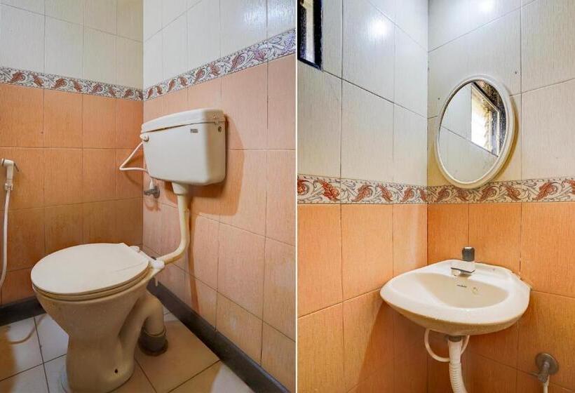 غرفة كلاسيكية ثلاثية, O Varun Residency