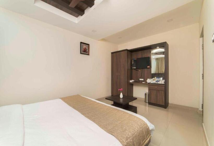 豪华房间, Sami V Landmarks