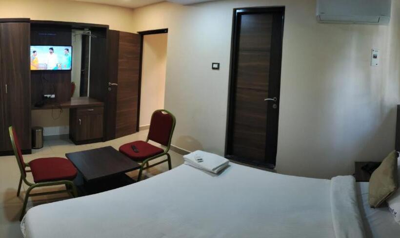 小型套房, Sami V Landmarks