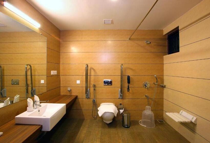 סוויטת ג'וניור עם מרפסת, Nsk Anamthara Resort Private Limited