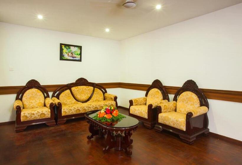 סוויטת ג'וניור עם מרפסת, Nsk Anamthara Resort Private Limited