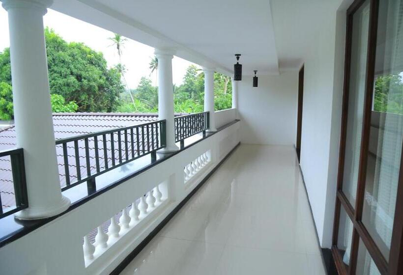 חדר סטנדרט עם מרפסת, Nsk Anamthara Resort Private Limited