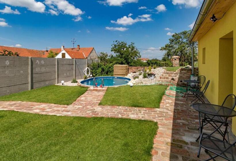 스탠다드 룸 가든 전망, Berunka