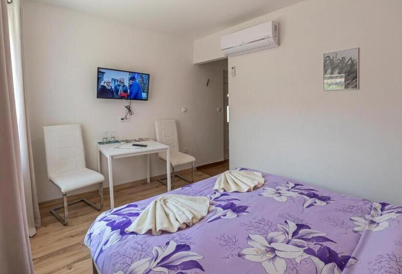 스탠다드 룸 가든 전망, Berunka