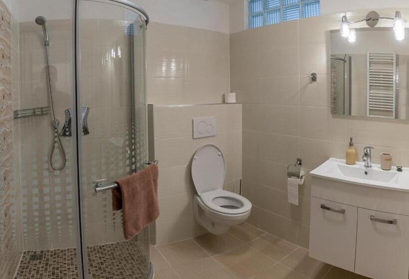 스탠다드 트리플 룸, Berunka