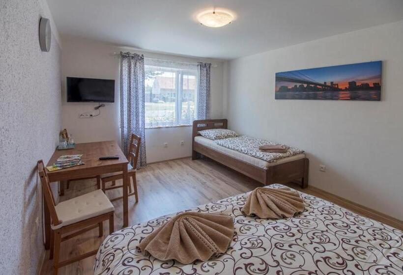 스탠다드 트리플 룸, Berunka