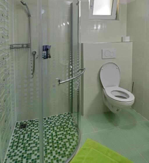 침실 2개 스위트, Berunka