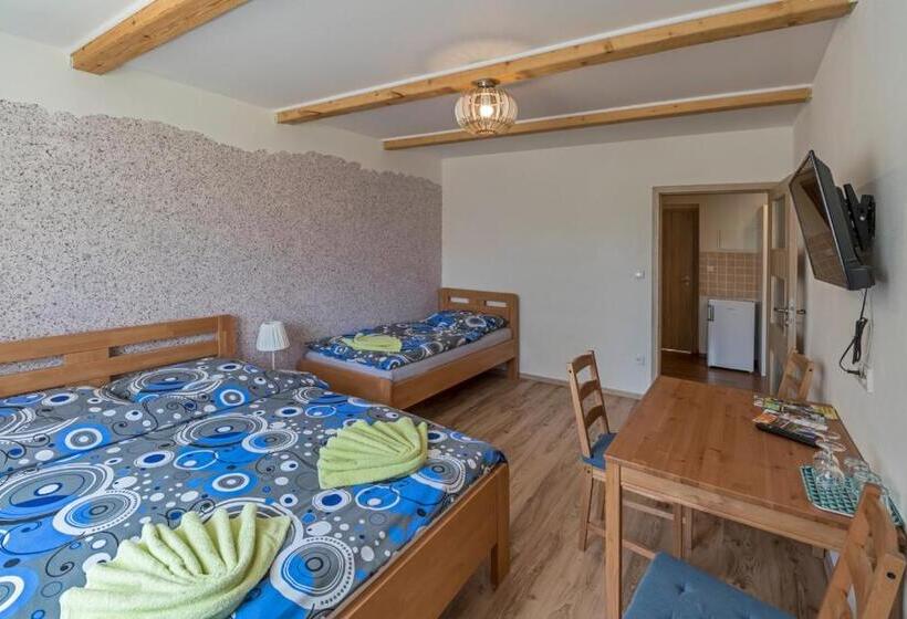 침실 2개 스위트, Berunka