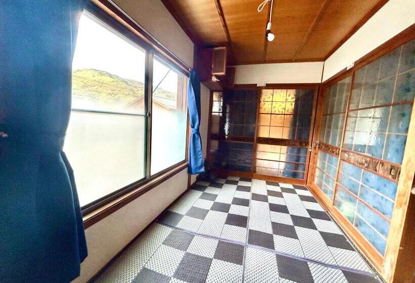 이코노미 룸, 四国旅行のhub拠点 古民家ゲストハウス Heso Camp