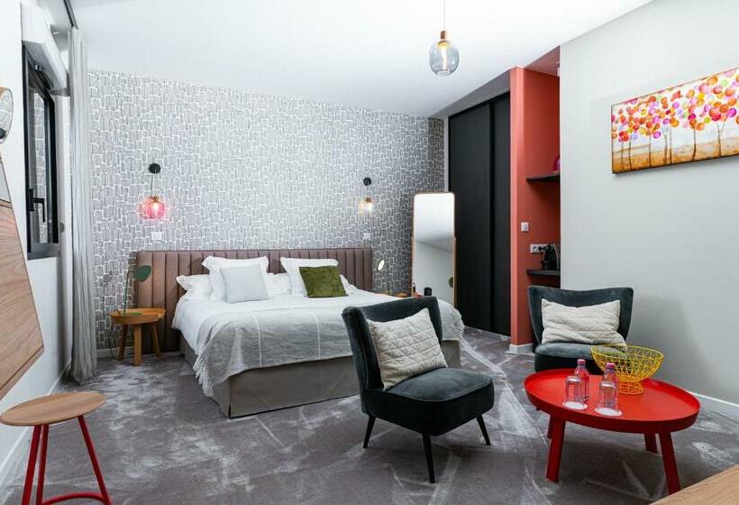 Family Suite, En Marge