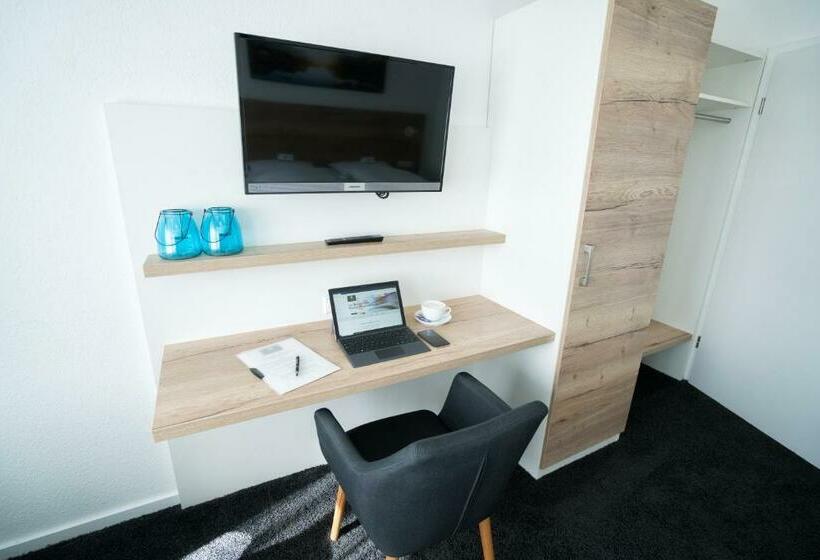 Трехместный Номер Комфорт, Zur Sonne